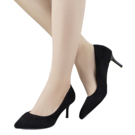 Svarta pumps på en Bouvier stilettklack