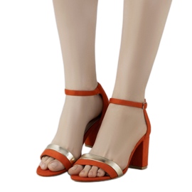 Orange sandaler på Kino -stolpen