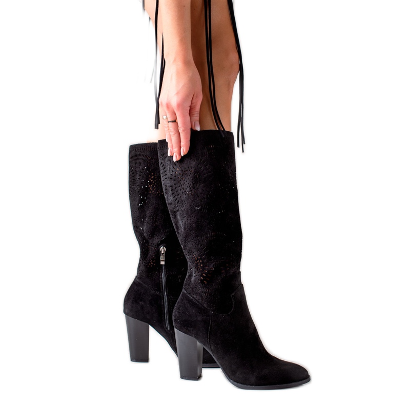 TRENDI Moderiktiga stövlar svart