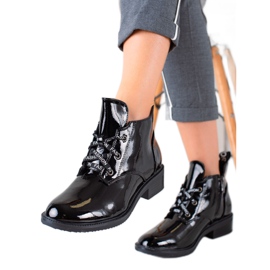 TRENDI Eleganta lackade stövlar svart