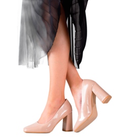 Bestelle Klassiska lackerade pumpar beige