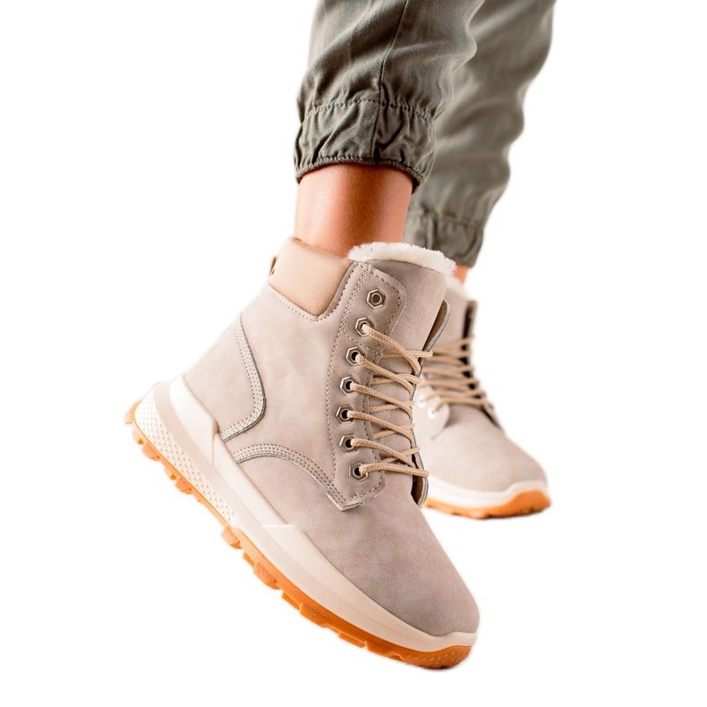 TRENDI Beige Trappers