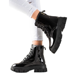 Sergio Todzi Svarta Trappers På Plattformen