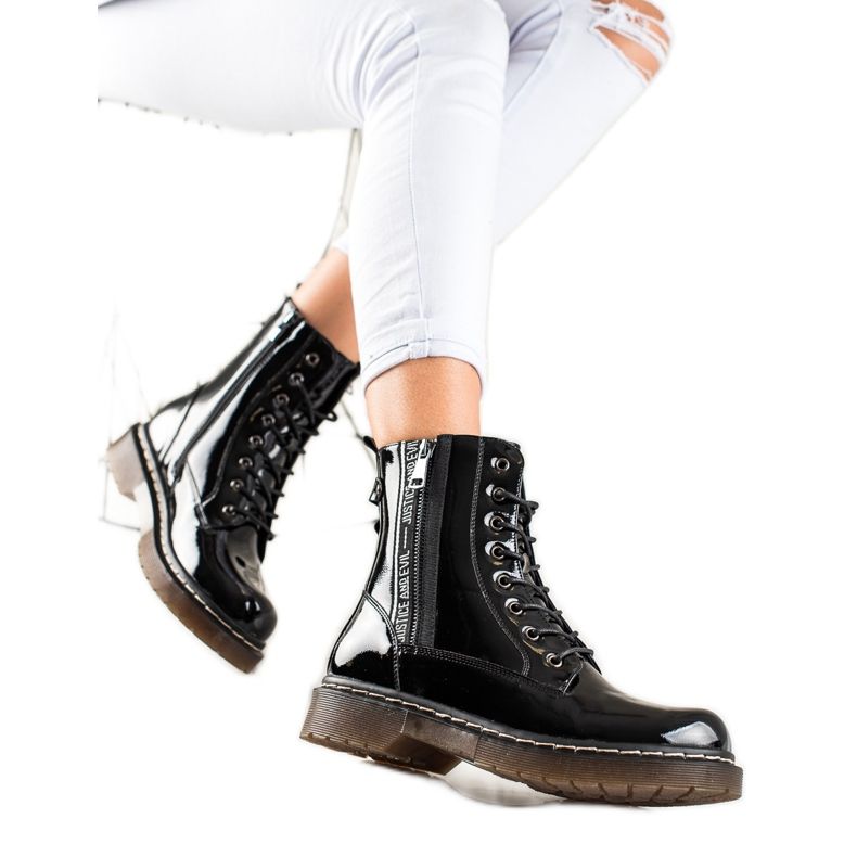 W. Potocki Svartlackade stövlar från Potocki