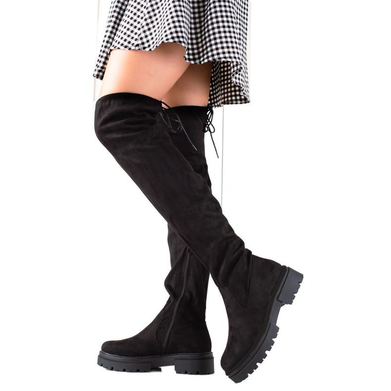 Laura Mode Svarta lårstövlar på plattformen
