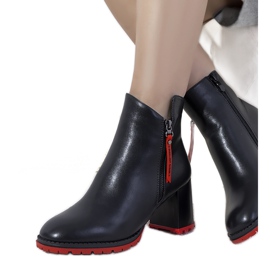 Svarta isolerade stövlar från Coster