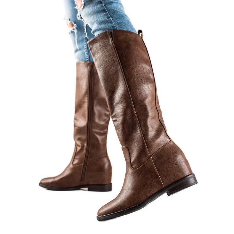 TRENDI Bruna kilstövlar