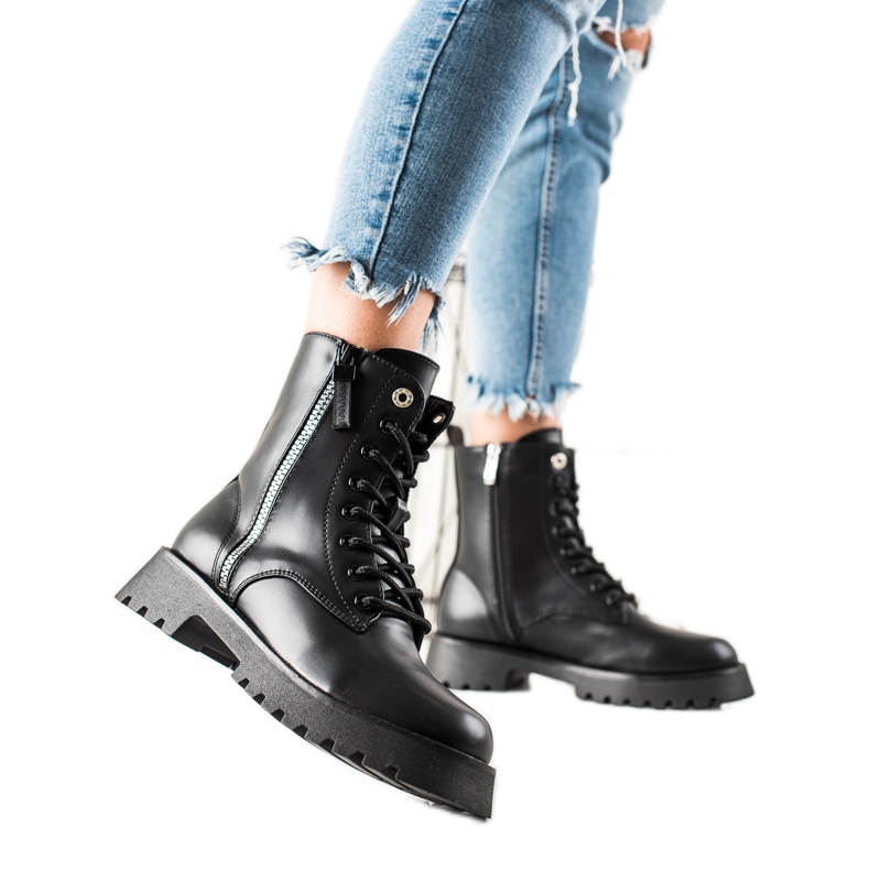 Trendiga svarta fällare