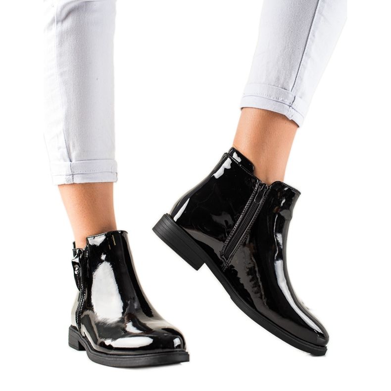 TRENDI Klassiska lackade stövlar svart