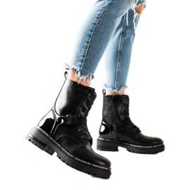 TRENDI Svarta arbetare med ett spänne