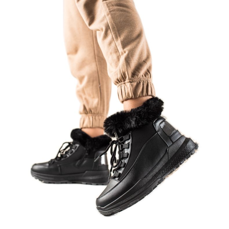 TRENDI Svarta snöskor med päls