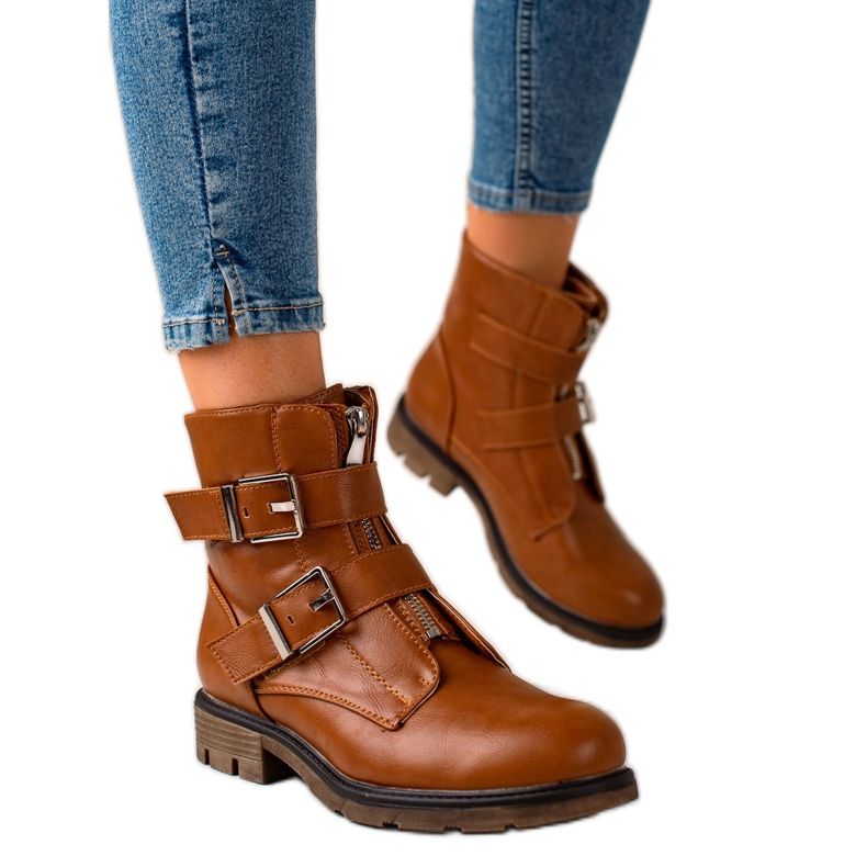 Kayla Bruna Casual Workers