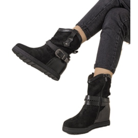 Svarta damstövlar med isolering på Sherry wedge