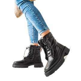 Small Swan Svarta snöskor på plattformen