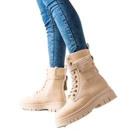 TRENDI Beige Trappers Med En Ficka