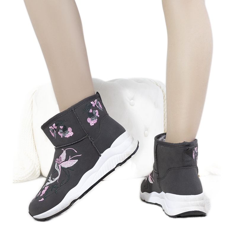 BM Gråa snöstövlar med Jamil-broderi