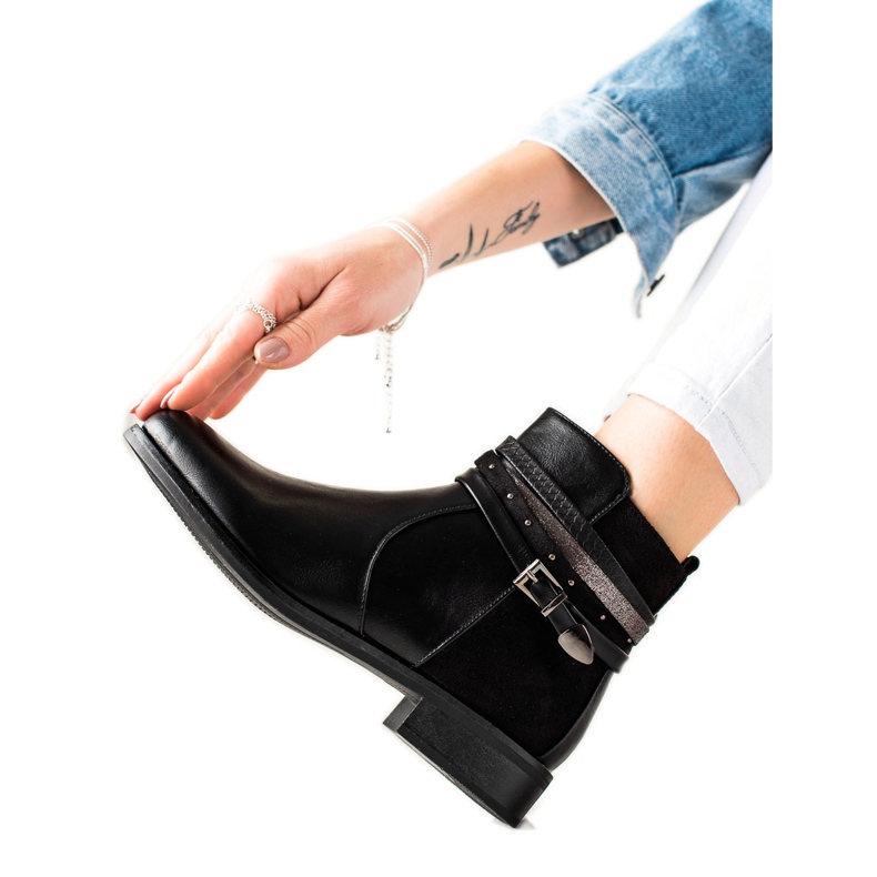 Lovit Stövlar med dekorativa ränder svart