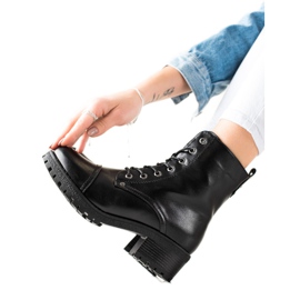 TRENDI Flat Heel stövlar svart