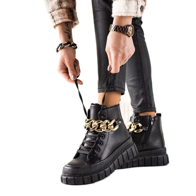 TRENDI Varma stövlar Sneakers svart