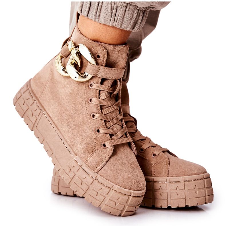 Höga Sneakers På En Mörk Beige Evenia Plattform kaki