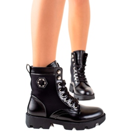 TRENDI Svarta snörskor