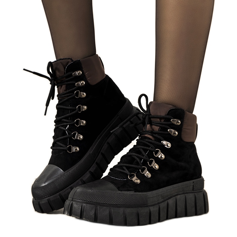 Svarta, isolerade damskor med snörning från Calabresi brun