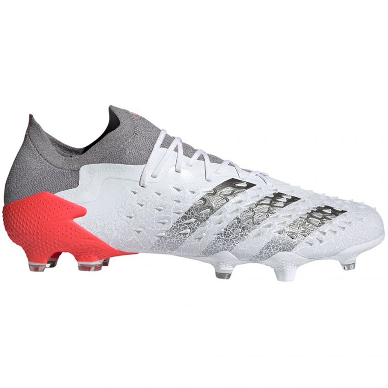 Adidas Predator Freak.1 Fg LM FY6263 fotbollsskor vit, vit, grå / silver vit