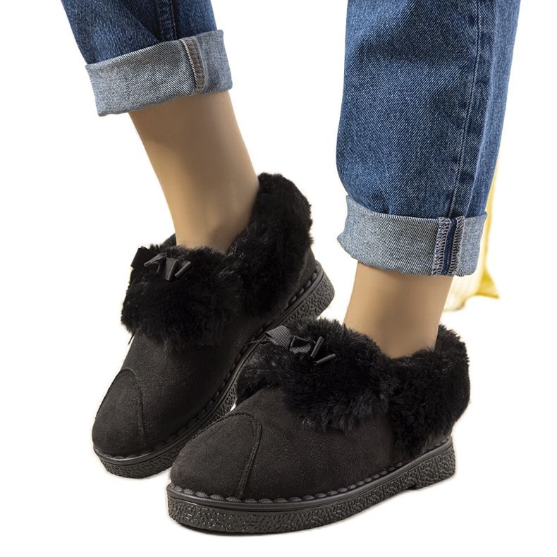 Svarta tofflor med pälsisolerad Valle