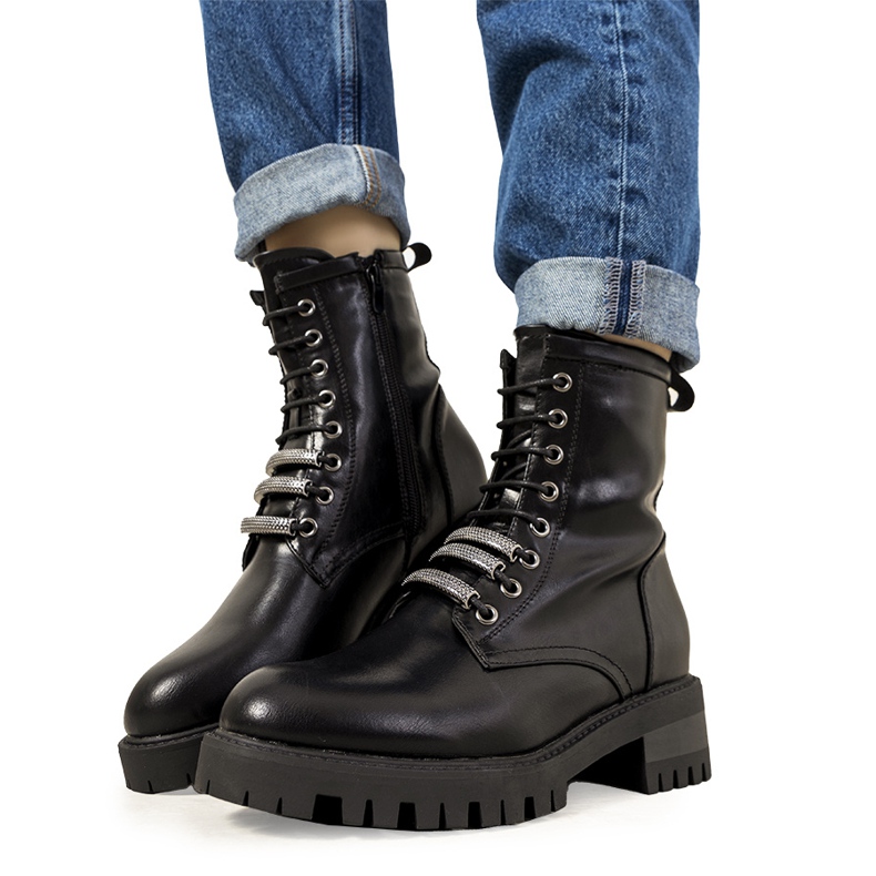 Svarta isolerade kilstövlar från Olvera