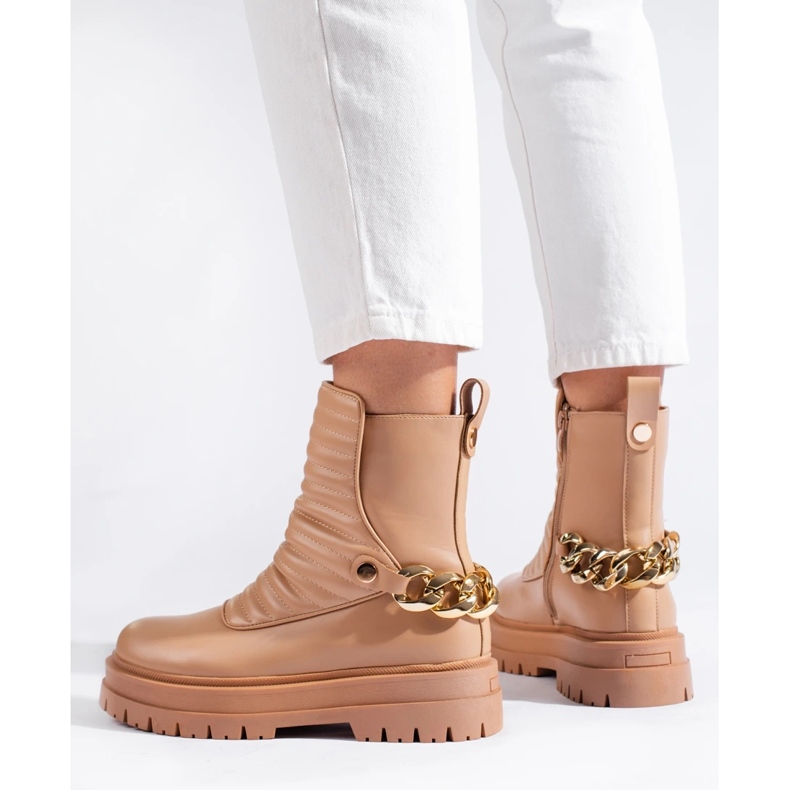 Snygga kedjeväskor beige