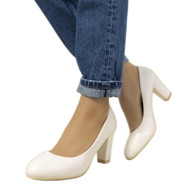 Vita pumps på Unos stolpen