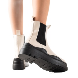 TRENDI Chelsea stövlar på modeplattformen beige