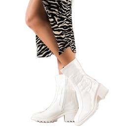 Bella Paris Vitlackerade stövlar