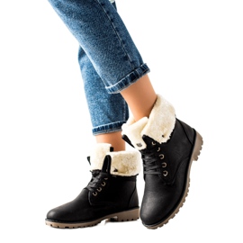 TRENDI Svarta Stövlar Med Ett Roll Up Skaft