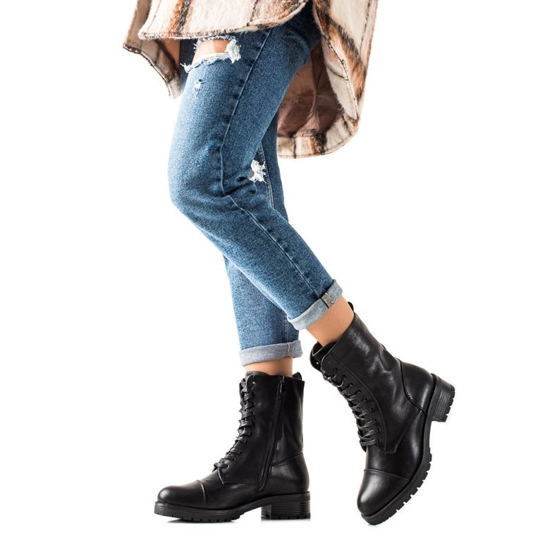 Laura Mode Snörskor med ekoläder svart