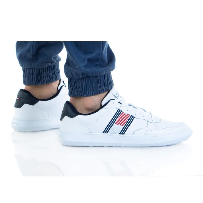 Tommy Hilfiger Essential Leather Cu M FMOFMO3904 vit