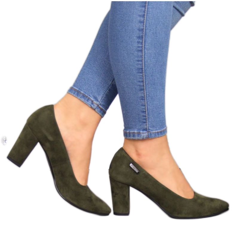 Pumpar på stolpen Monique W AN866J oliv kaki grön