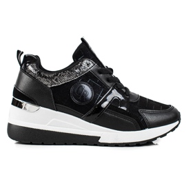 TRENDI Svarta sneakers