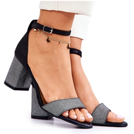 PA2 Lädersandaler På En Stång Svart Och Silver Lorene