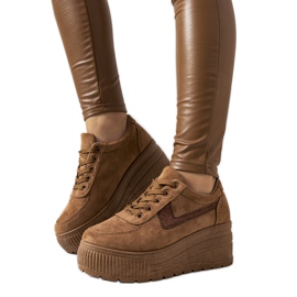 Bruna sneakers med hög botanisk sula