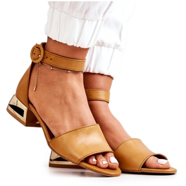 Lädersandaler på guldklack Laura Messi 2143 Camel brun