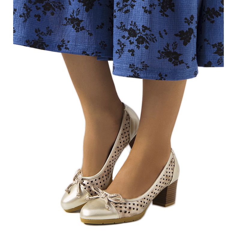 Pereira guld genombrutna pumps gyllene