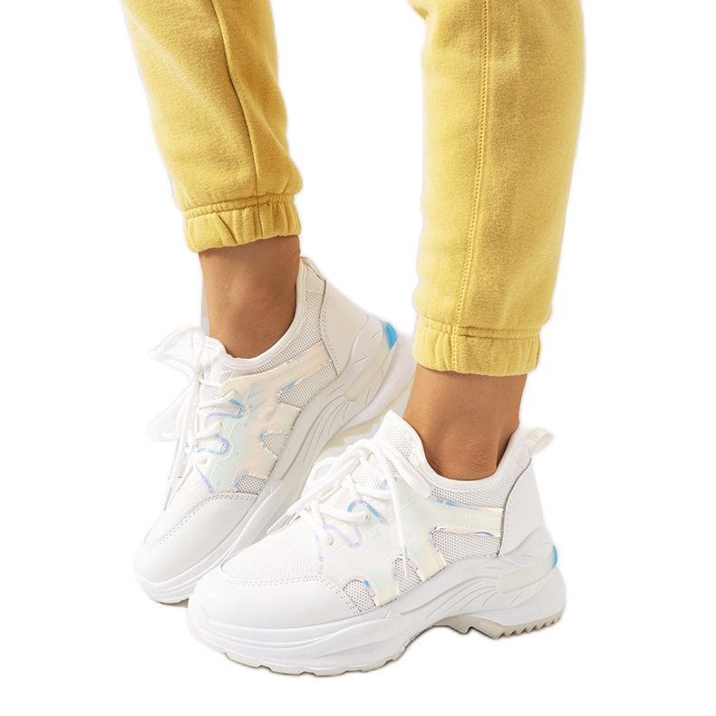 Vita sneakers från Bates