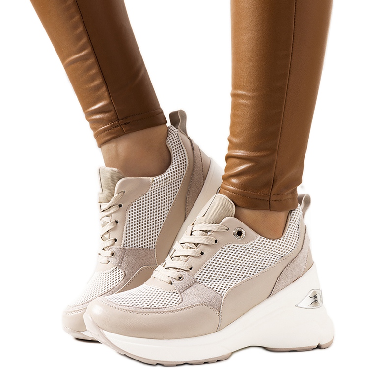 Beige sneakers på Cleveland wedge kaki