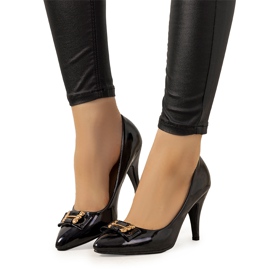 Beige pumps på en Precious stilettklack svart