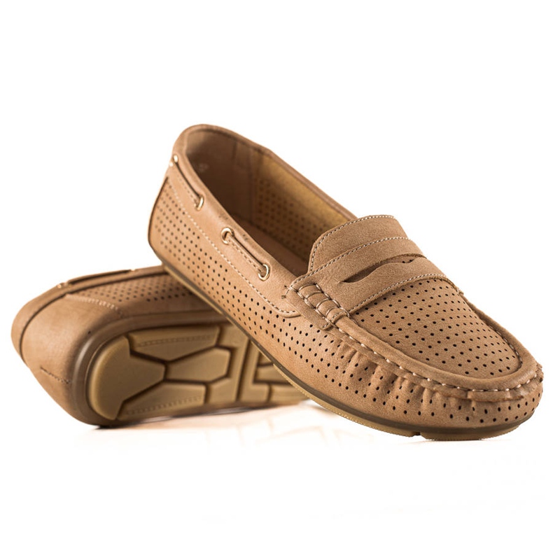 Primavera Bekväma genombrutna loafers beige