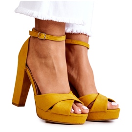 FM1 Mocka Sandaler På En Stolpe Gul Lanelle