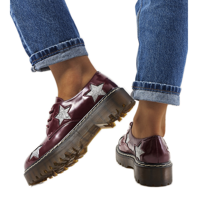 Rödbruna skor med Starl stjärnor mångfärgad