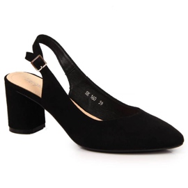 Pumpar på Sergio Leone-stolpen i SK362 svart