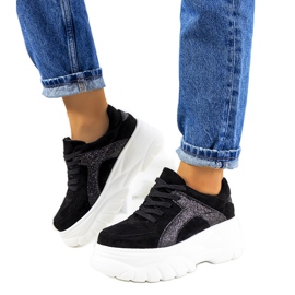 Svarta sportsneakers med hög Darnell-sula